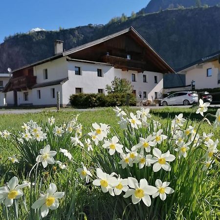 Ferienhaus Schoepf - Die Hoamat Längenfeld Exterior foto